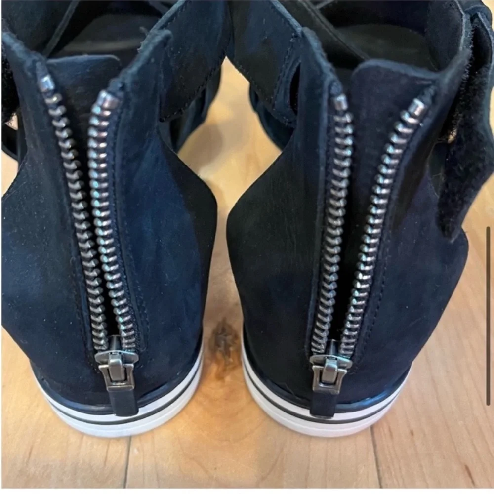 Eileen Fisher Skill Tumbled Nubuck Black Sneaker Sandals size ten (10)
